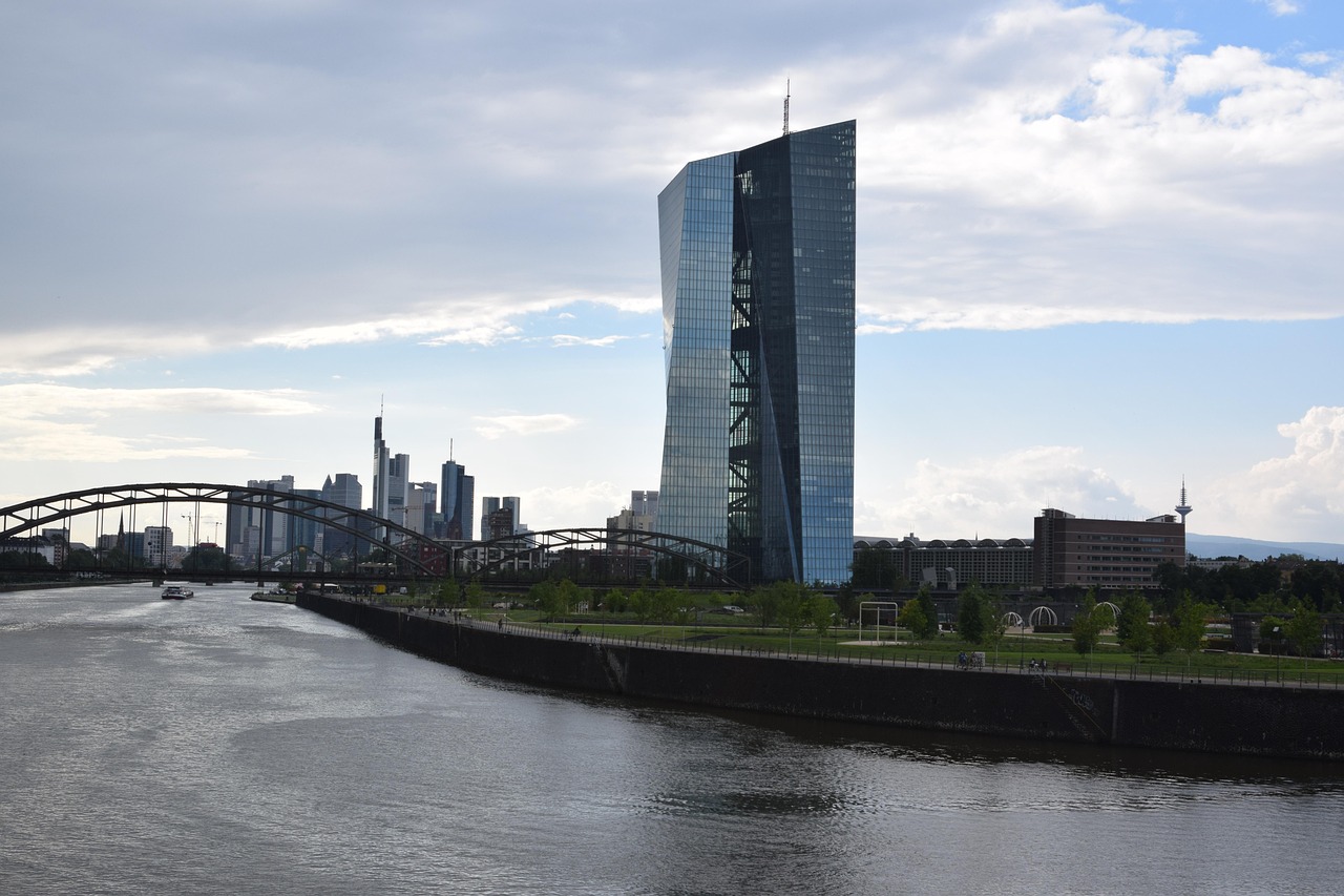 El Euro Digital: ¿moneda de libertad o instrumento de control? (VII)