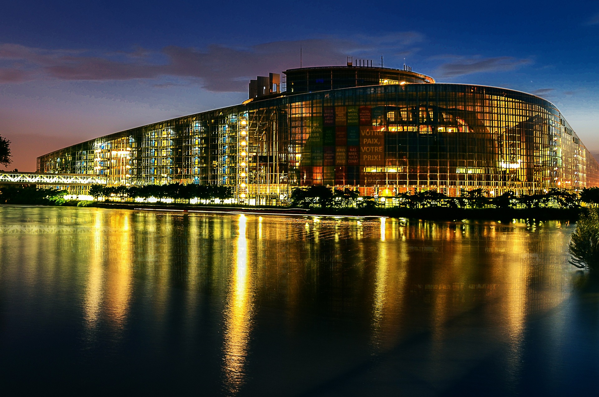 El Parlamento Europeo es el germen de la destrucción de Europa. Identidad y Euro digital como forma de acabar con la libertad.