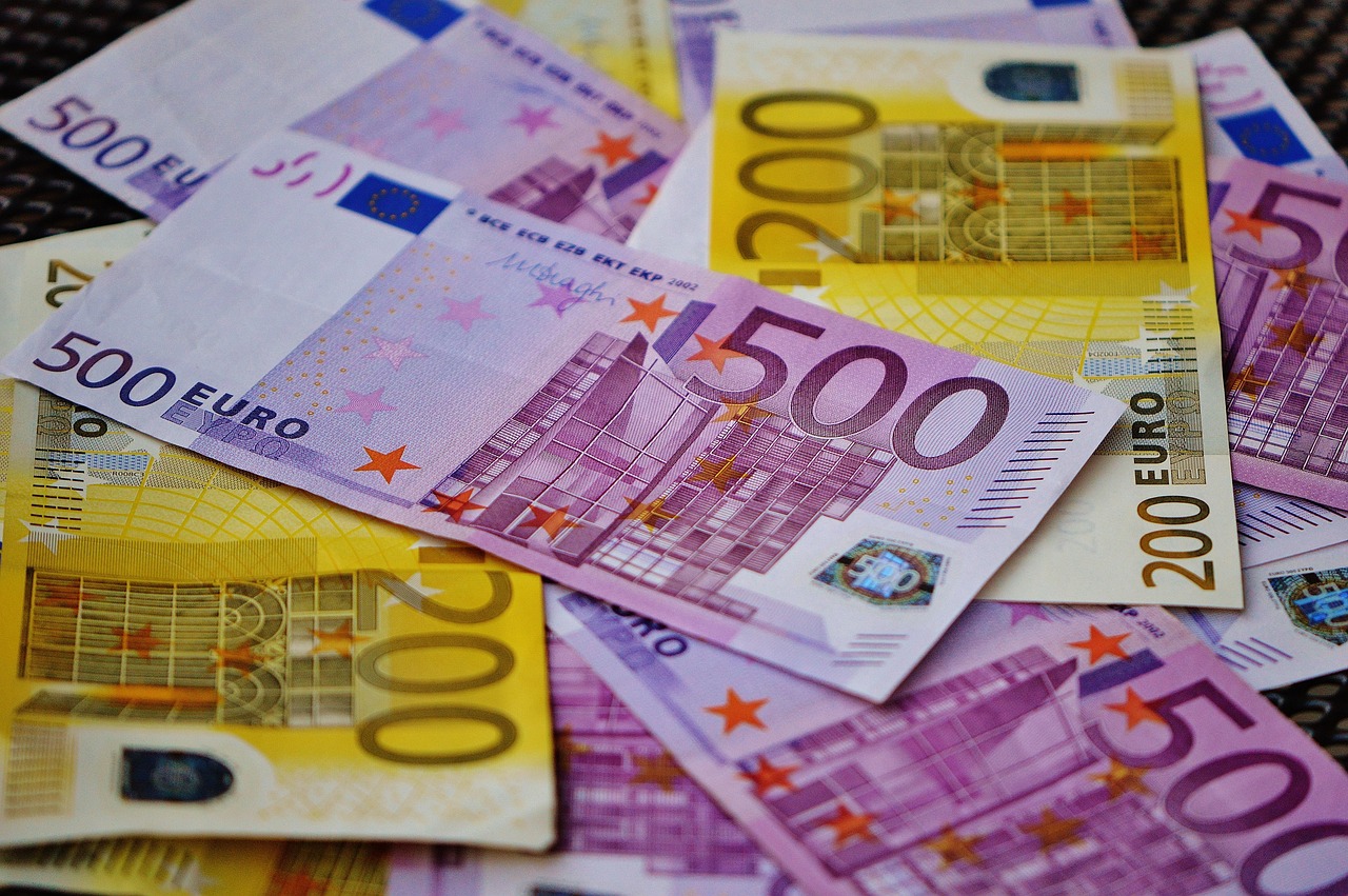 antiguos billetes de 500€ conocidos como chistorras euro digital