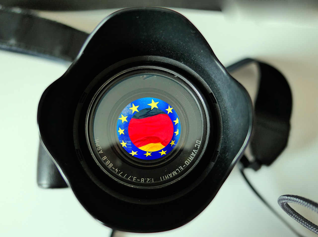 te vigilan cada movimiento euro digital